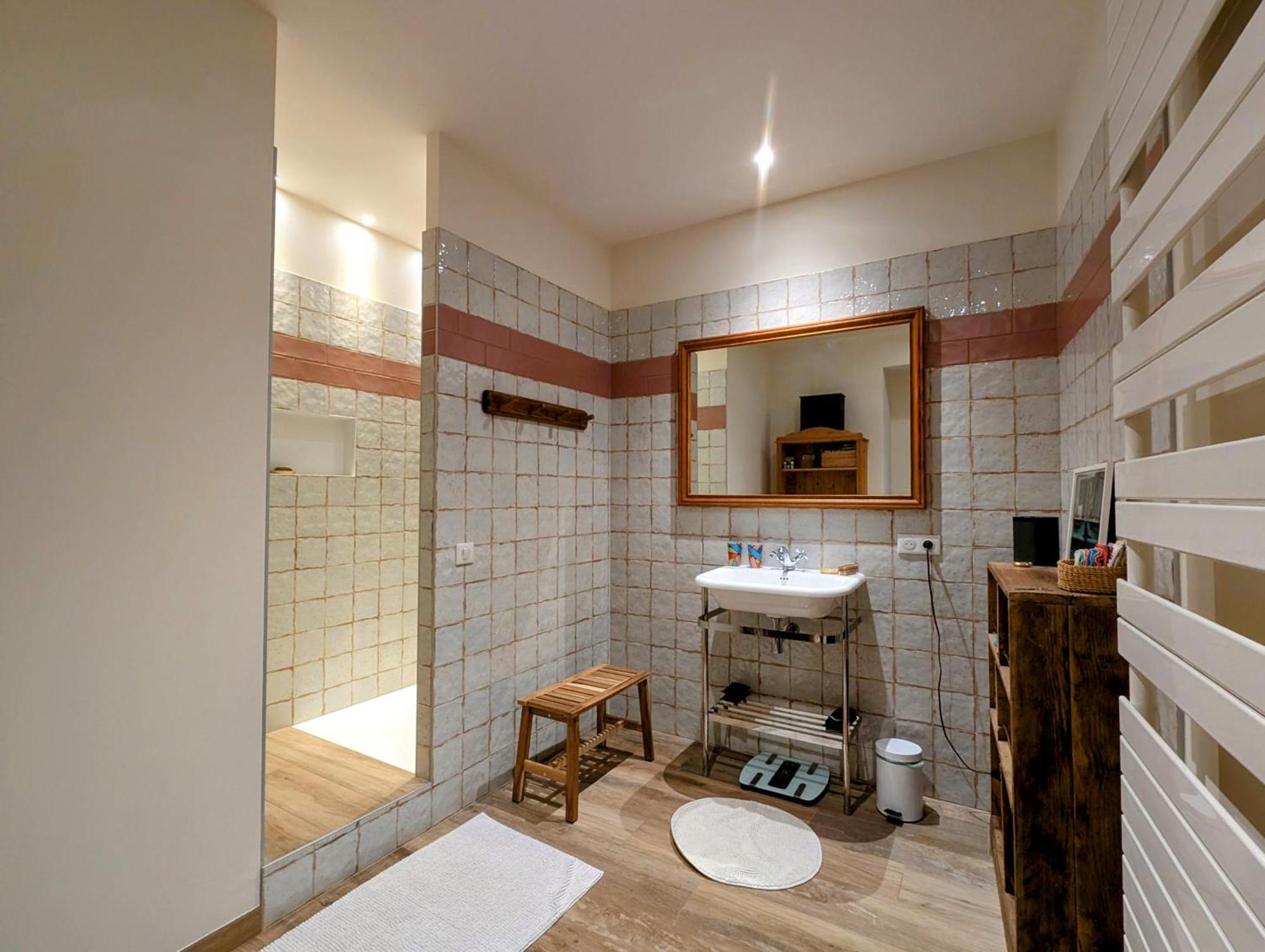 Clem - Appartement Dans Le Coeur D'Arles Ngoại thất bức ảnh
